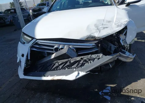 2017 Audi A4 2.0T Premium z USA, uszkodzony, nr VIN WAUGNAF4XHN062386